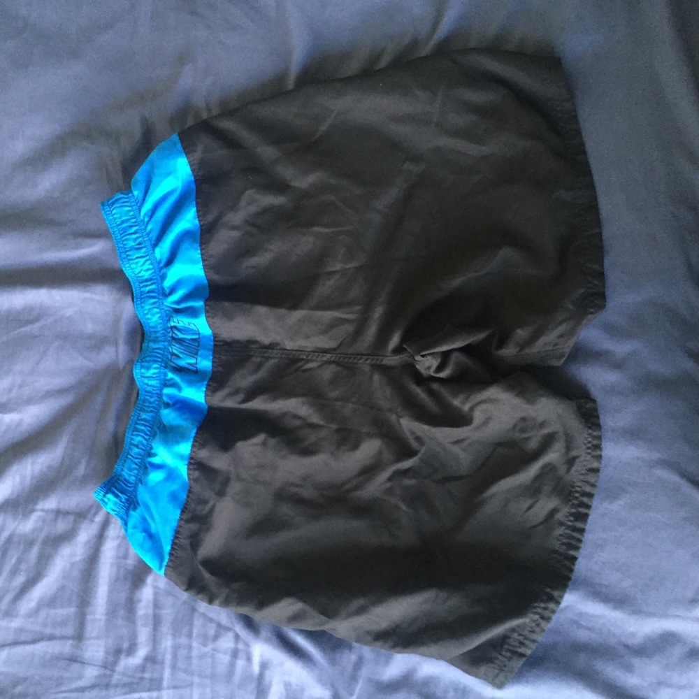 Nike shorts - Picture 4 of 4
